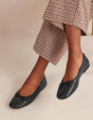 New Boden Kitty Ballerinas mit flexibler Sohle-Schwarzes Leder SchwarzesLeder